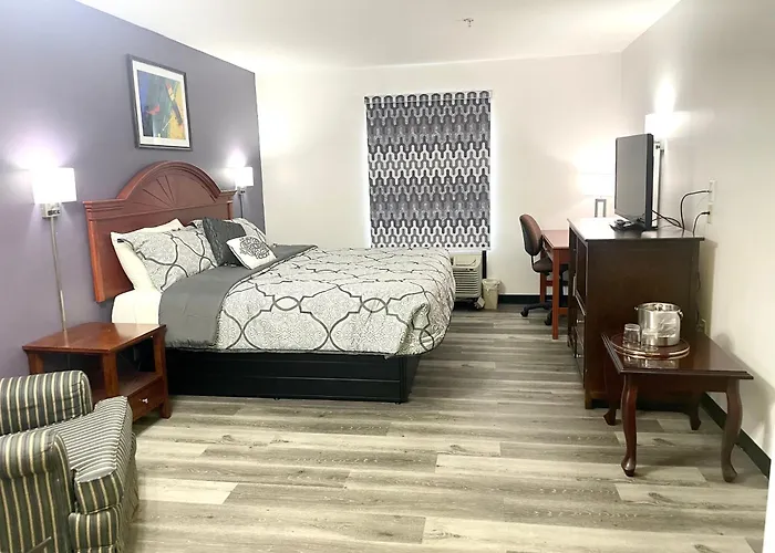 Grand Vista Hotel & Suites